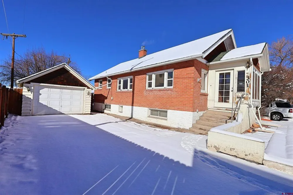 301 Edgemont Boulevard