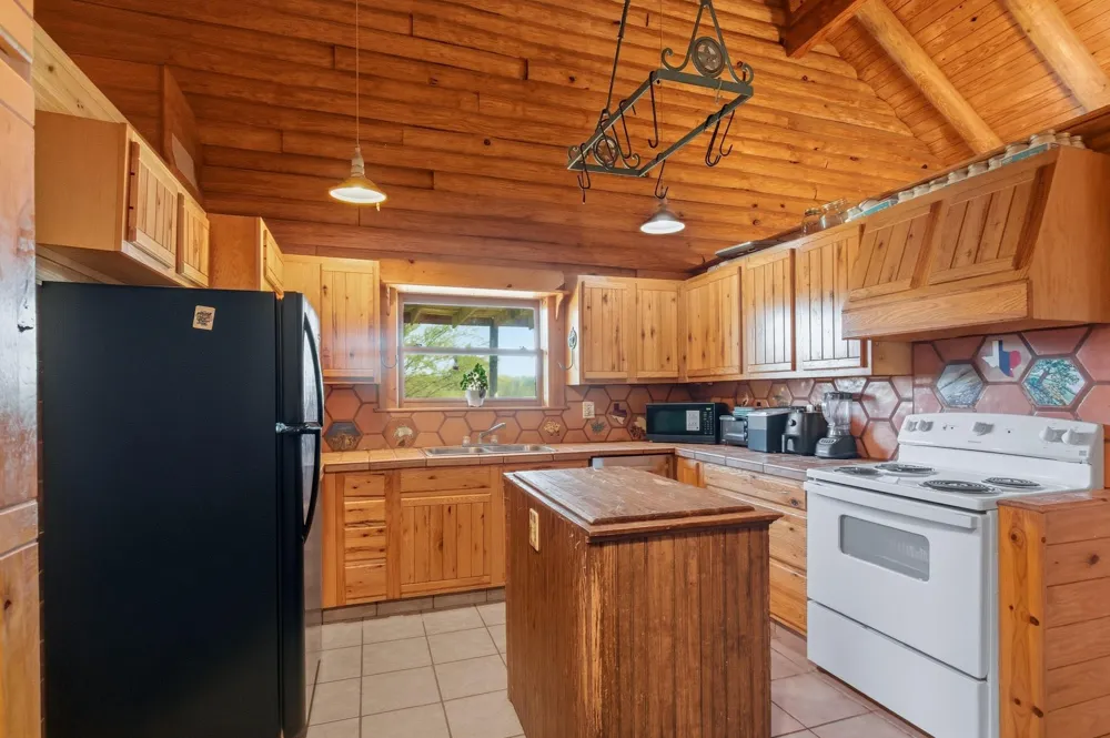 6347 Old Goliad Rd Road Goliad, TX 77963