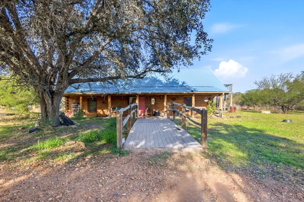 6347 Old Goliad Rd Road Goliad, TX 77963