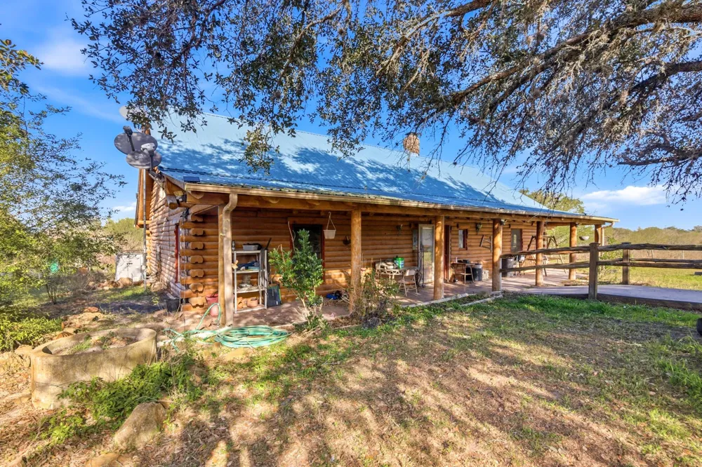 6347 Old Goliad Rd Road Goliad, TX 77963