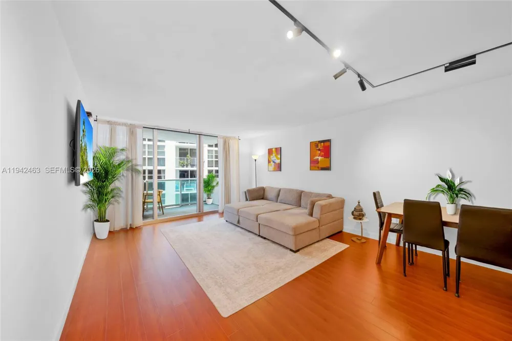 1200 West Ave #422 Miami Beach, FL 33139