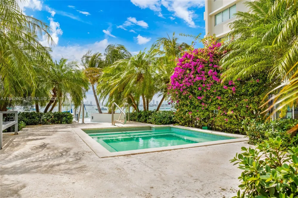 1200 West Ave #422 Miami Beach, FL 33139