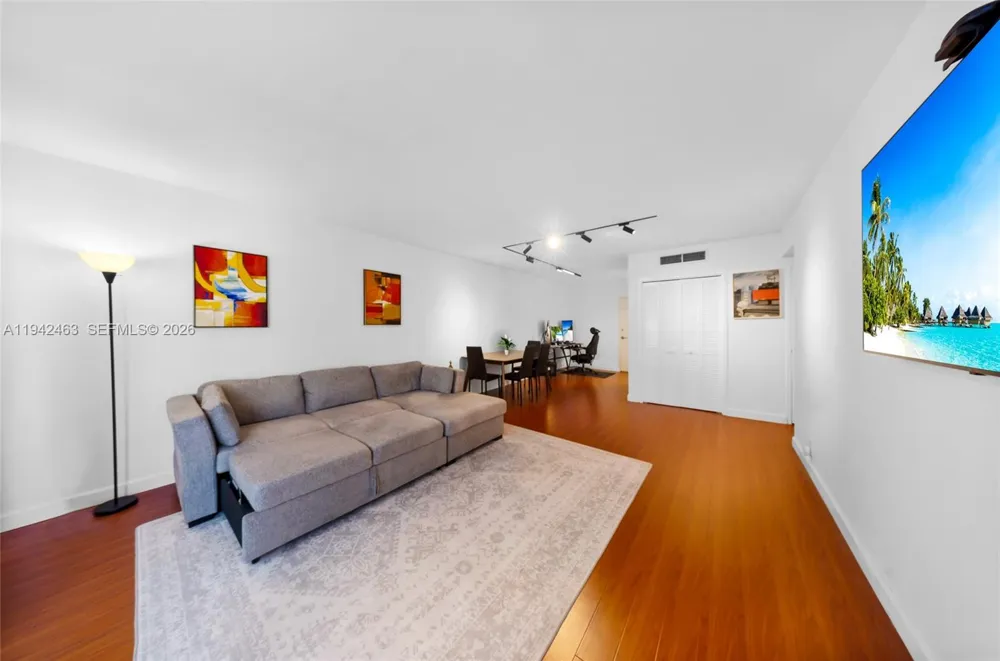1200 West Ave #422 Miami Beach, FL 33139