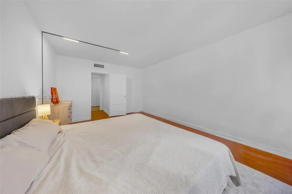 1200 West Ave #422 Miami Beach, FL 33139