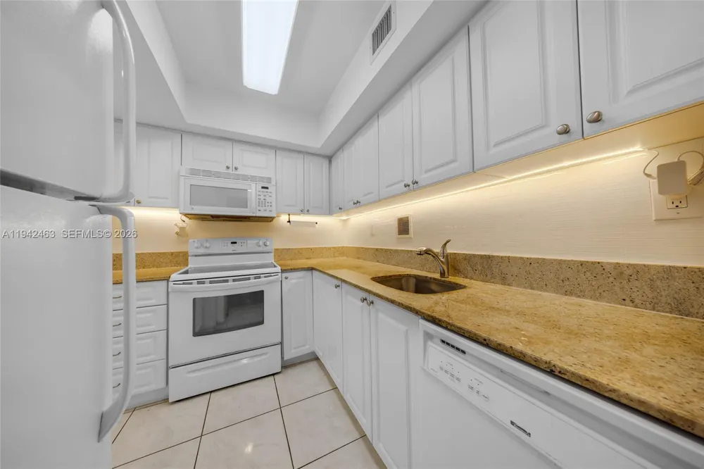 1200 West Ave #422 Miami Beach, FL 33139