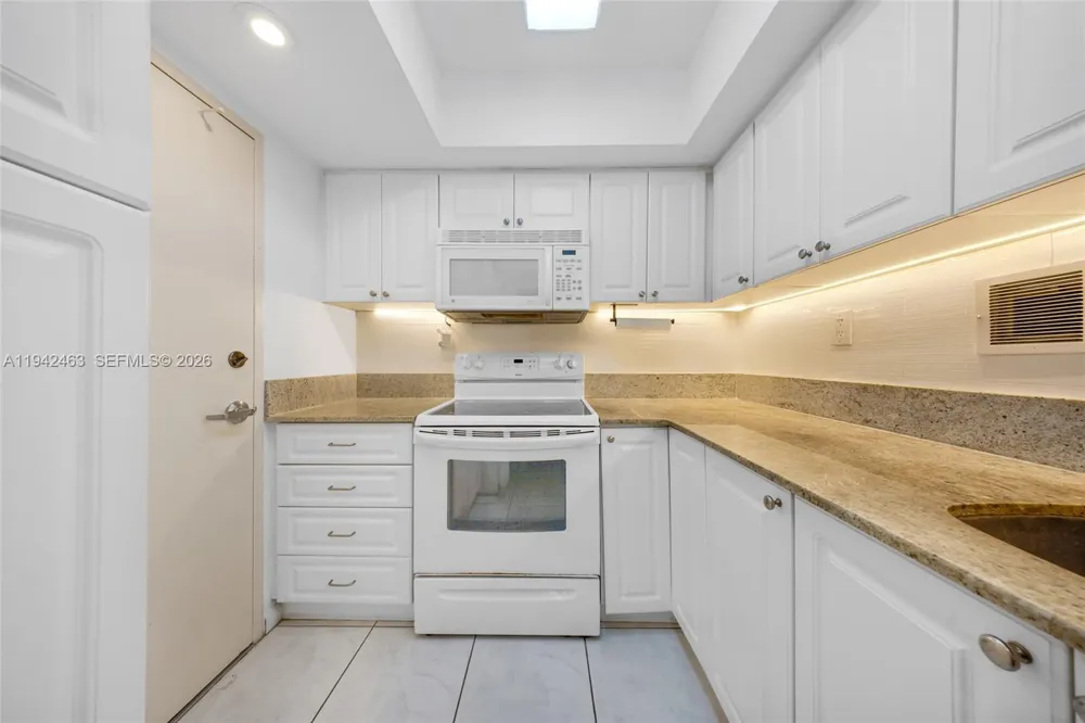 1200 West Ave #422 Miami Beach, FL 33139