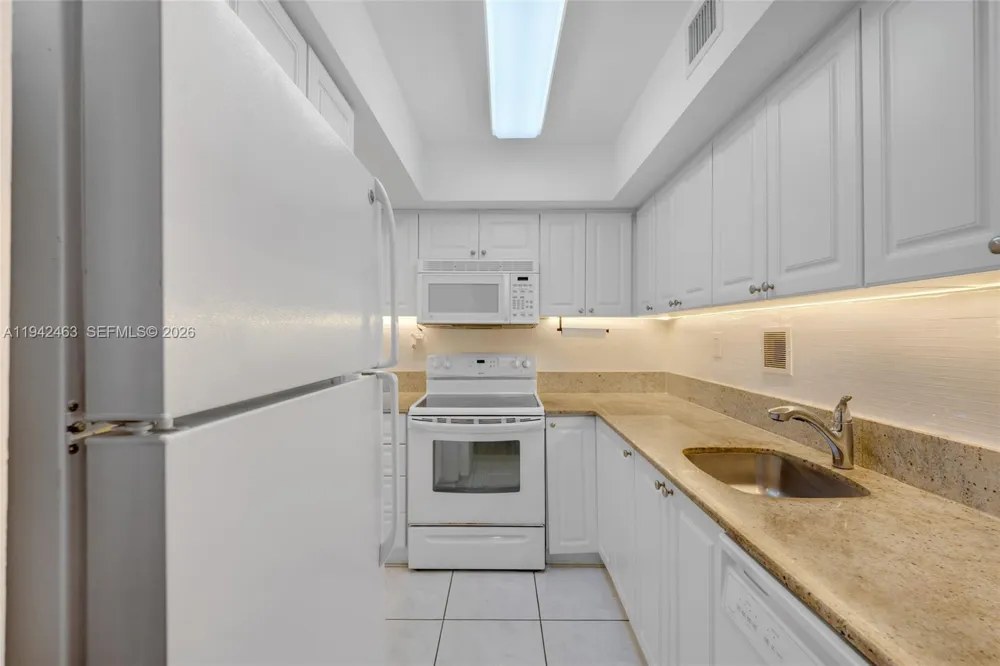 1200 West Ave #422 Miami Beach, FL 33139