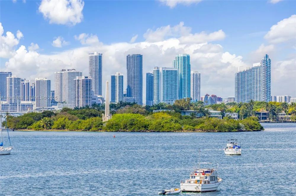 1200 West Ave #422 Miami Beach, FL 33139