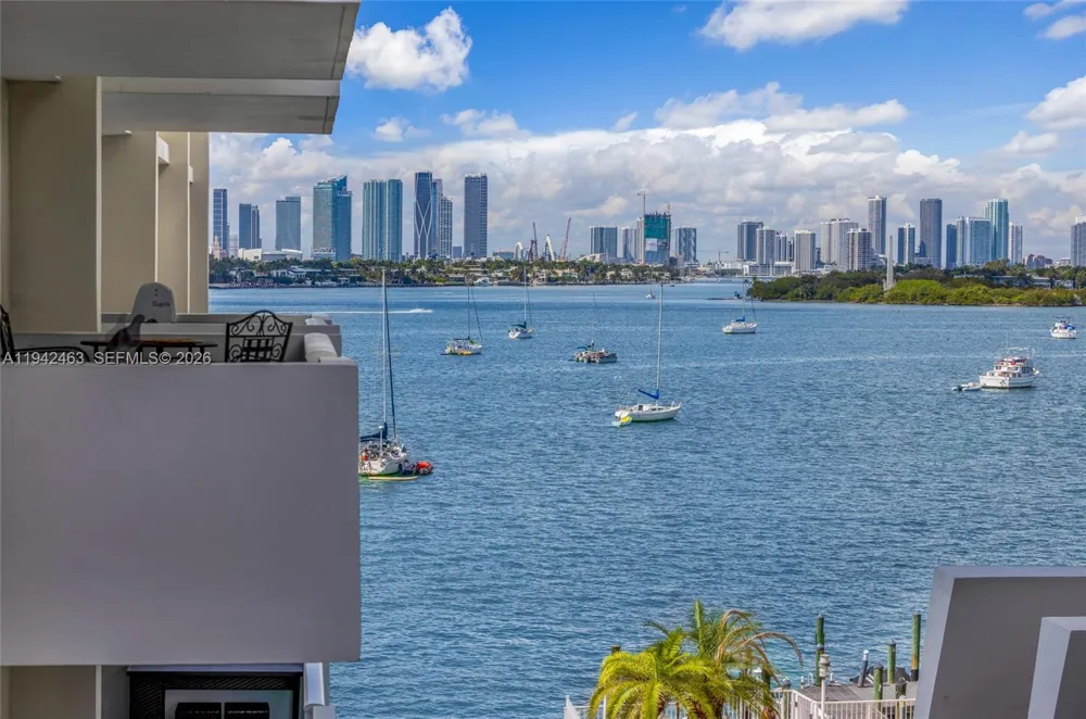 1200 West Ave #422 Miami Beach, FL 33139