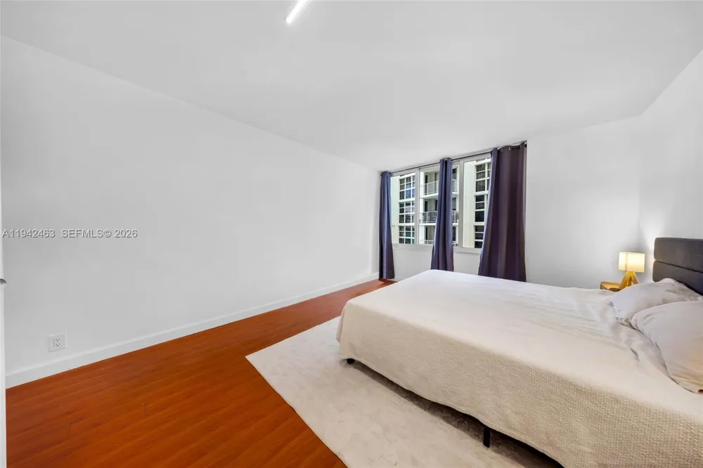 1200 West Ave #422 Miami Beach, FL 33139