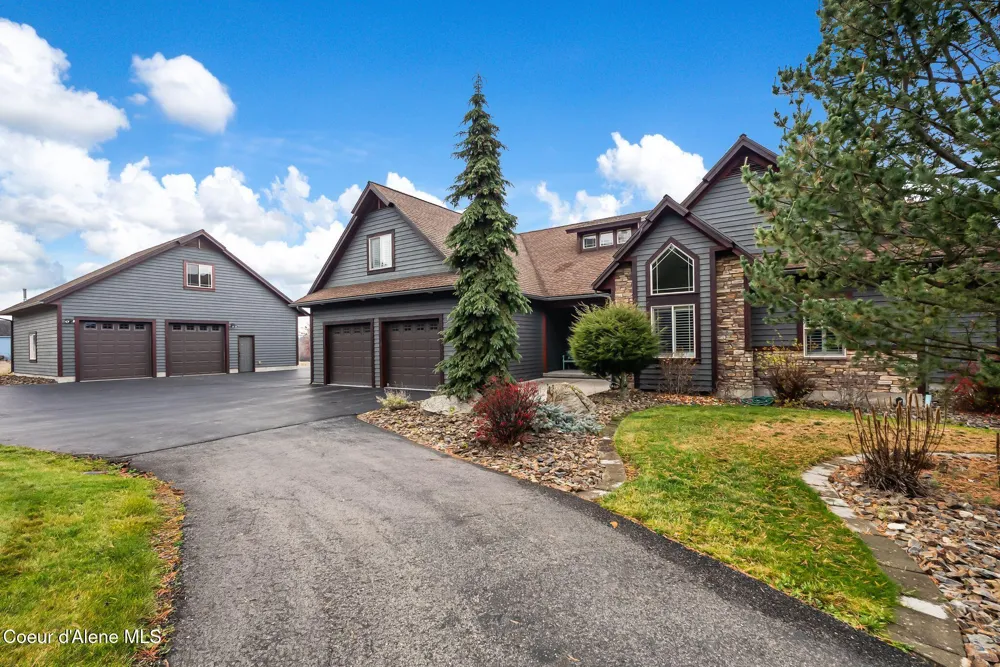 203 Comeback Bay Lane Sagle, ID 83860