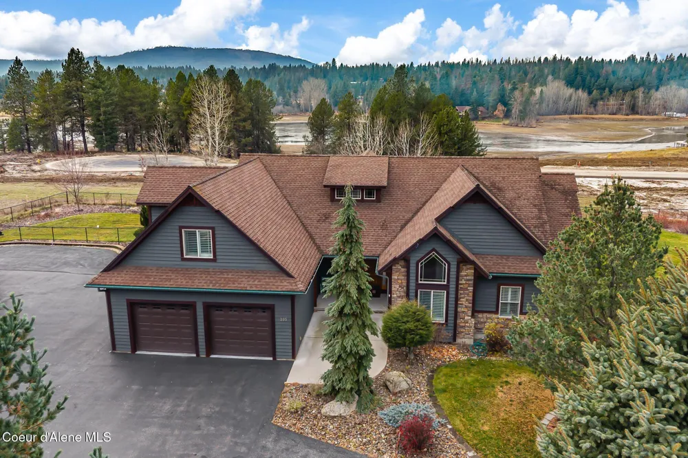 203 Comeback Bay Lane Sagle, ID 83860