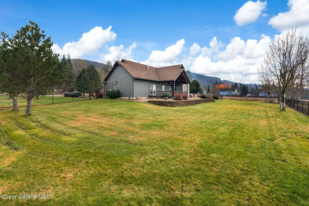 203 Comeback Bay Lane Sagle, ID 83860