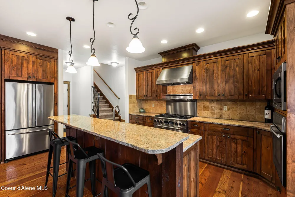 203 Comeback Bay Lane Sagle, ID 83860