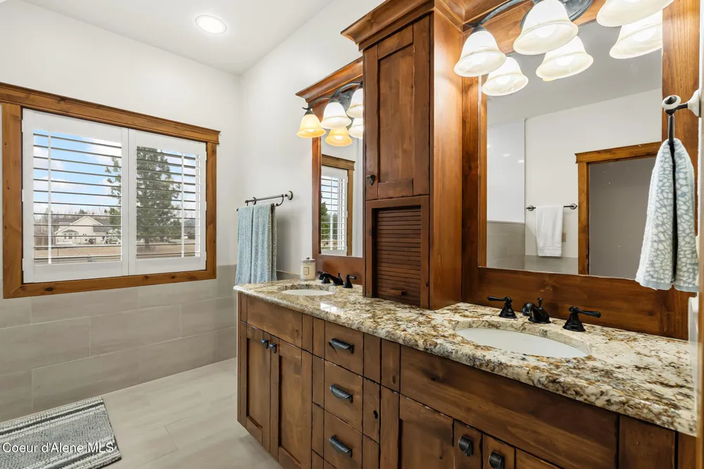 203 Comeback Bay Lane Sagle, ID 83860