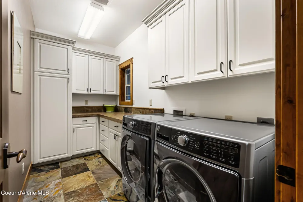 203 Comeback Bay Lane Sagle, ID 83860