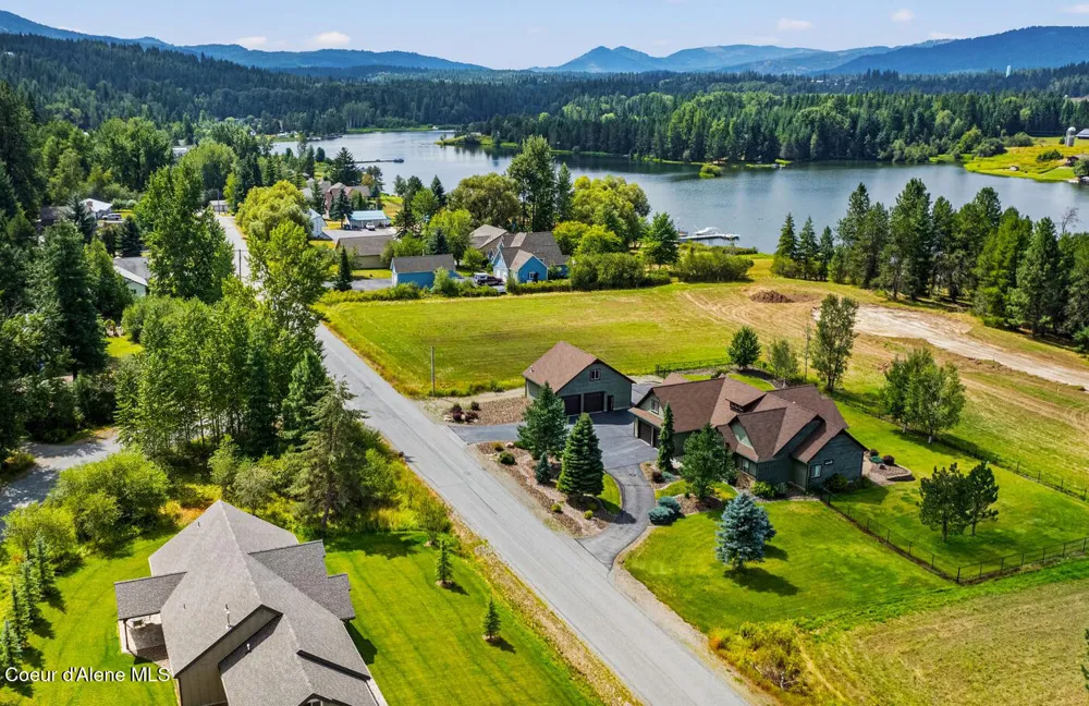 203 Comeback Bay Lane Sagle, ID 83860