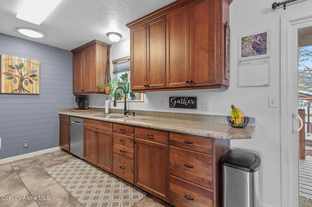 7088 Colfax Street Dalton Gardens, ID 83815