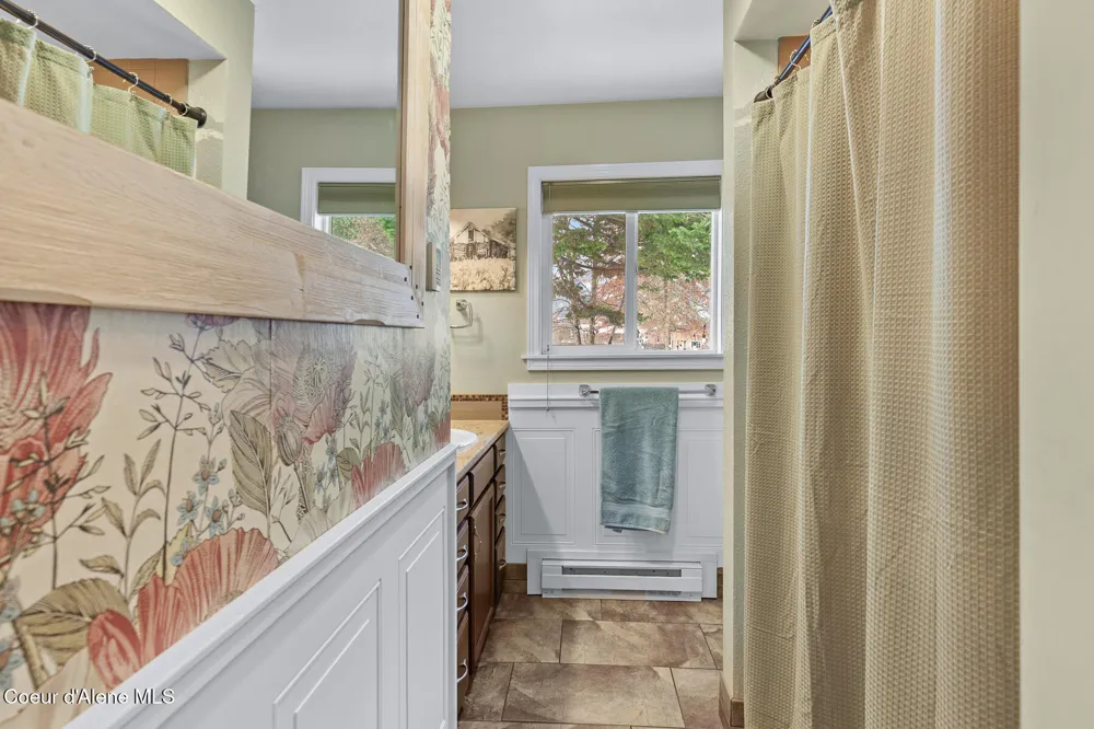 7088 Colfax Street Dalton Gardens, ID 83815