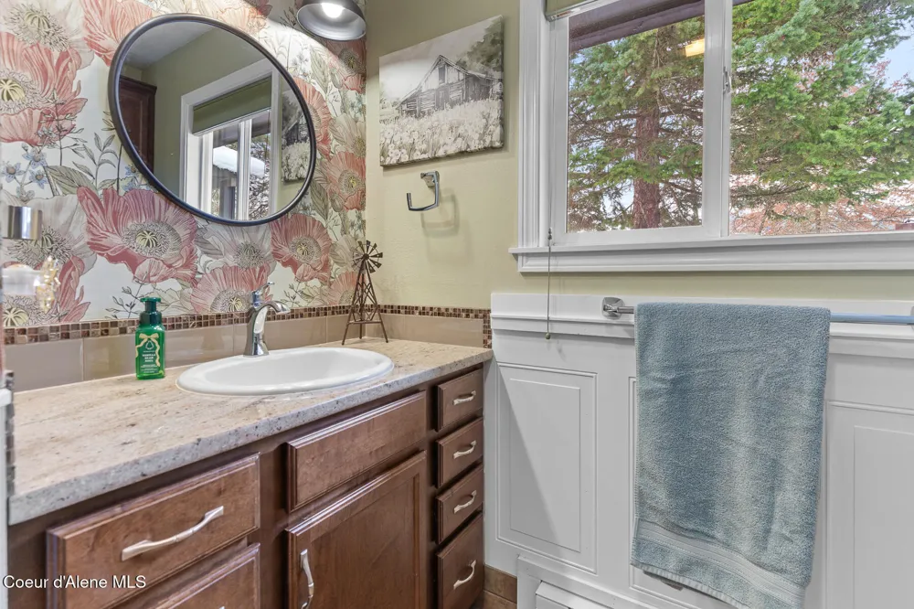 7088 Colfax Street Dalton Gardens, ID 83815