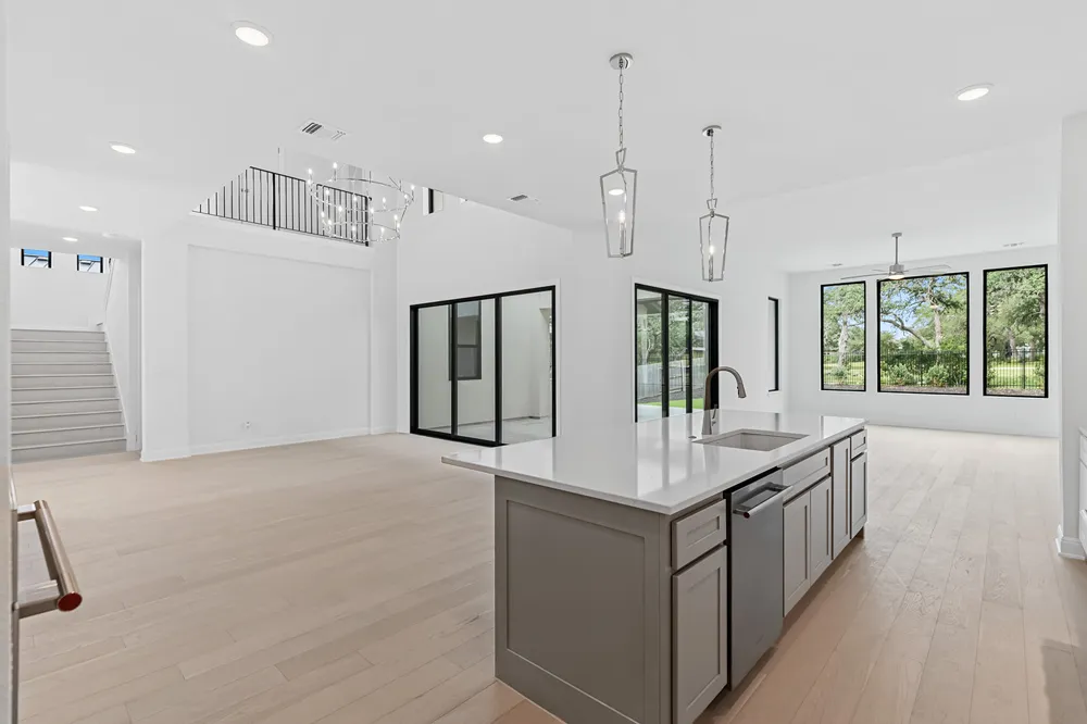 366 Crosswater Lane Dripping Springs, TX 78620