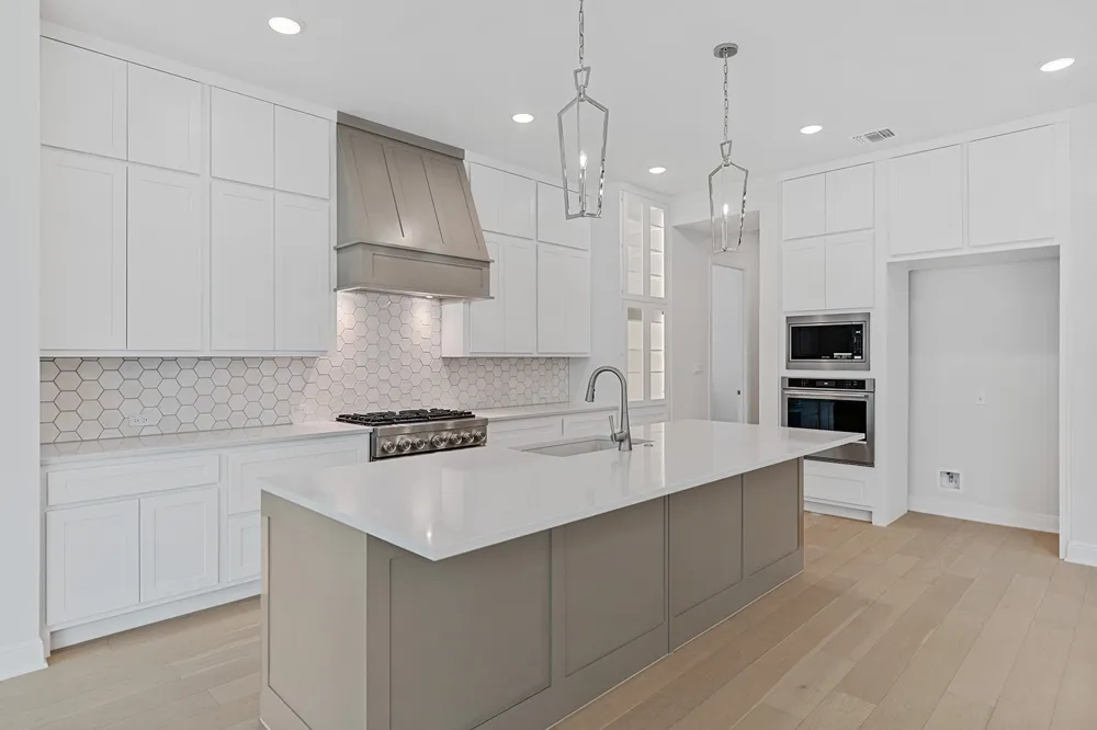 366 Crosswater Lane Dripping Springs, TX 78620