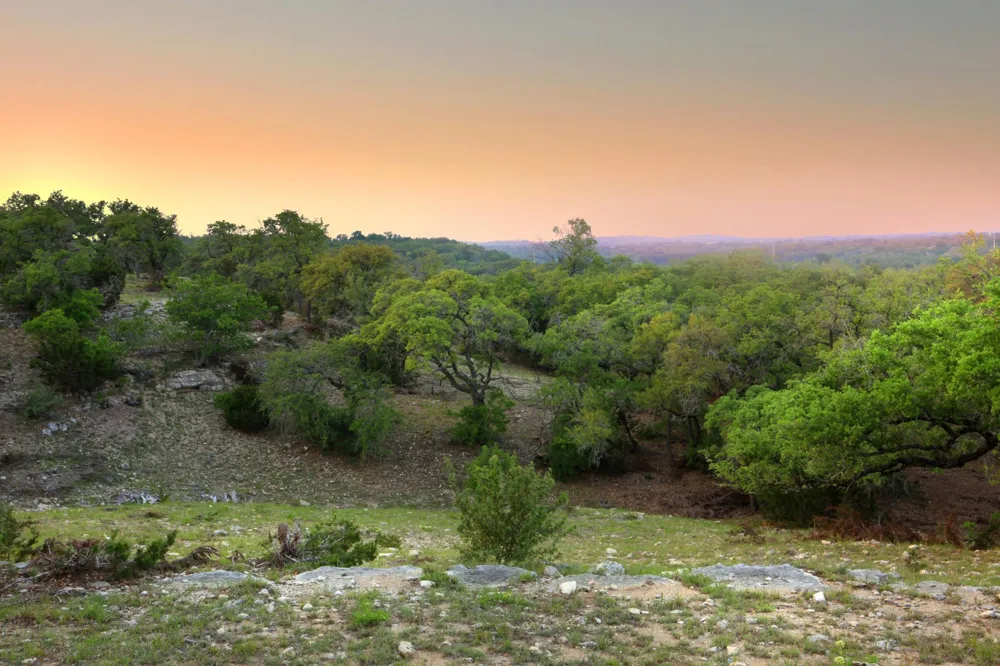 366 Crosswater Lane Dripping Springs, TX 78620