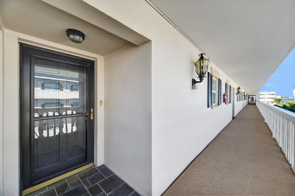 131 BLUFF VIEW DRIVE #403 Belleair Bluffs, FL 33770