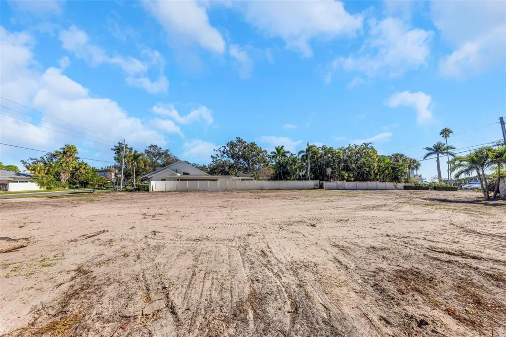 140 BRIGHTWATERS BOULEVARD NE St Petersburg, FL 33704