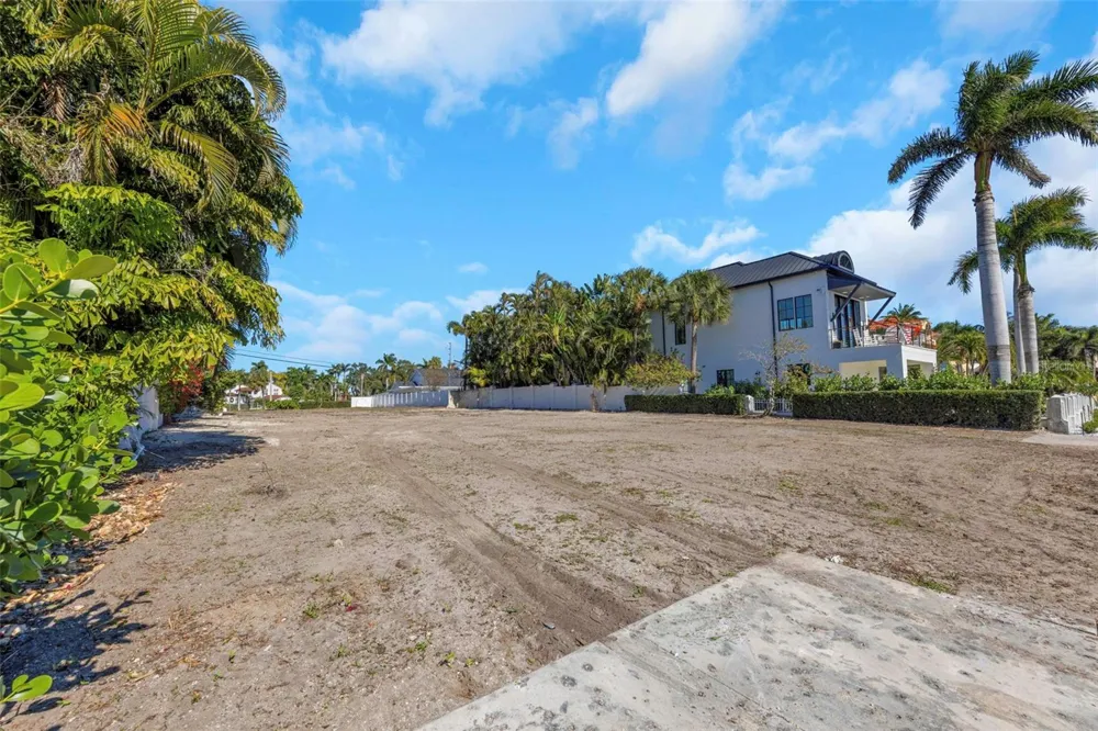 140 BRIGHTWATERS BOULEVARD NE St Petersburg, FL 33704