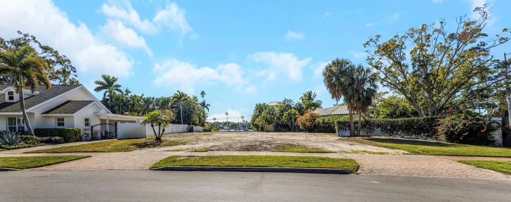 105 ESTADO WAY NE St Petersburg, FL 33704