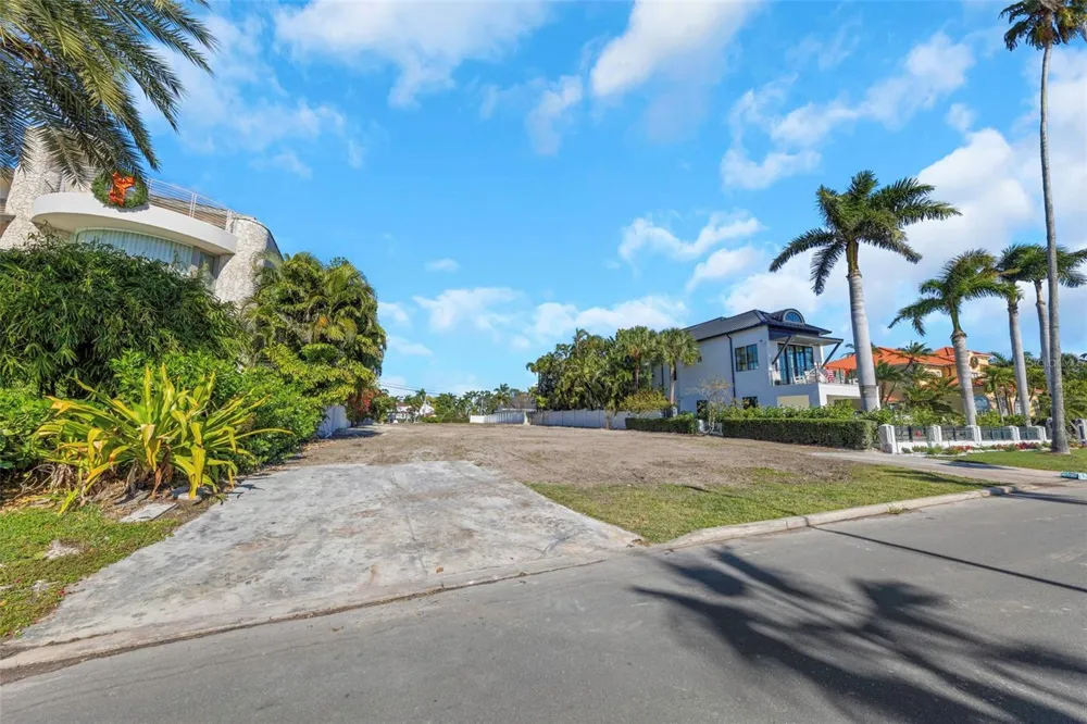 105 ESTADO WAY NE St Petersburg, FL 33704