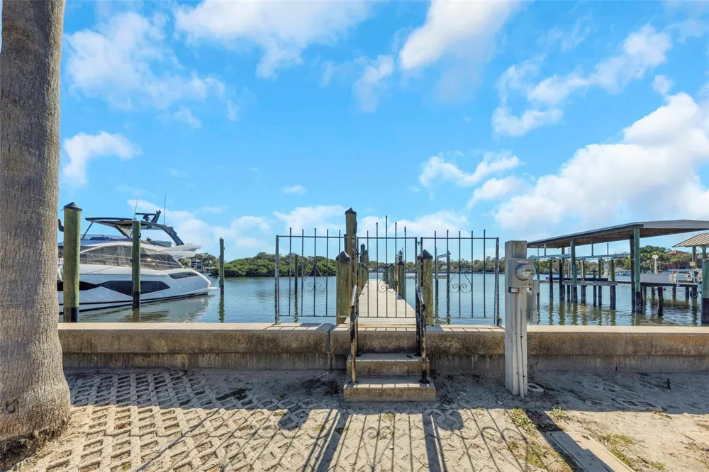105 ESTADO WAY NE St Petersburg, FL 33704