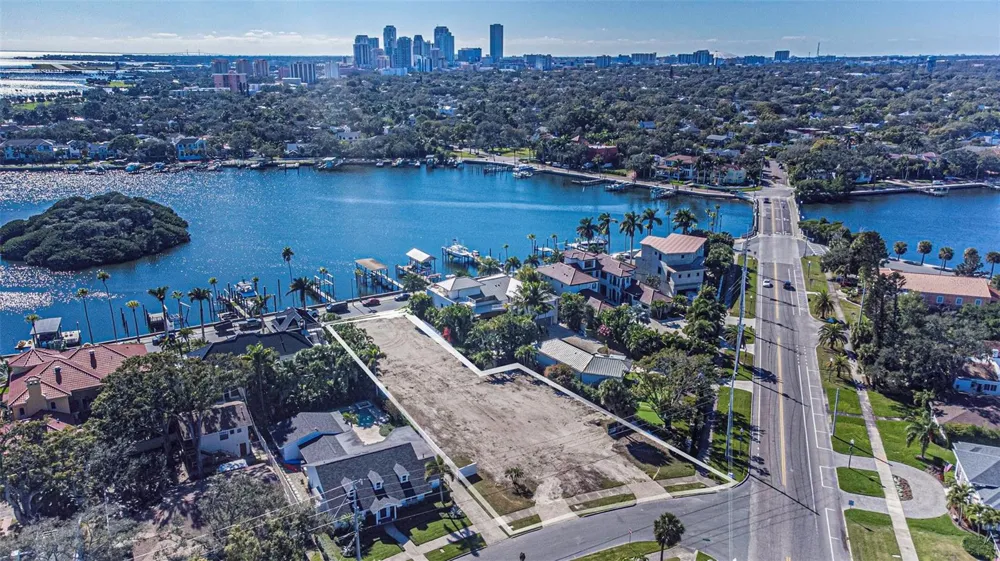 105 ESTADO WAY NE St Petersburg, FL 33704