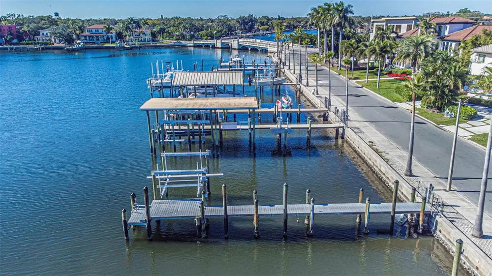105 ESTADO WAY NE St Petersburg, FL 33704
