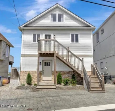18 Harborside Drive E