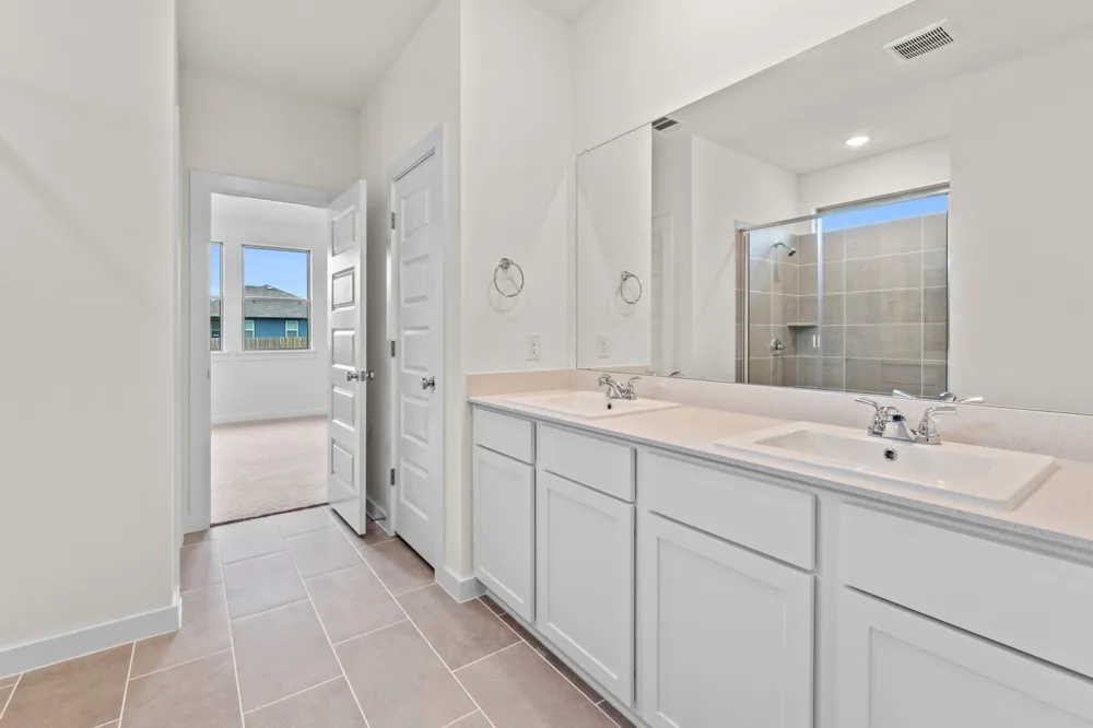 1102 Universal Drive Hutto, TX 78634