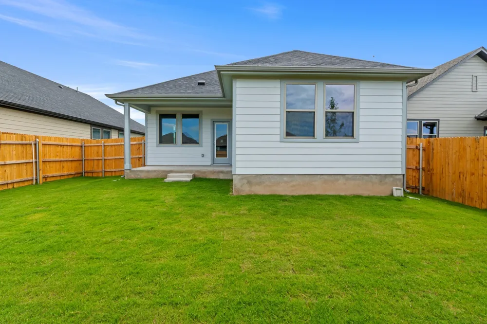 1102 Universal Drive Hutto, TX 78634