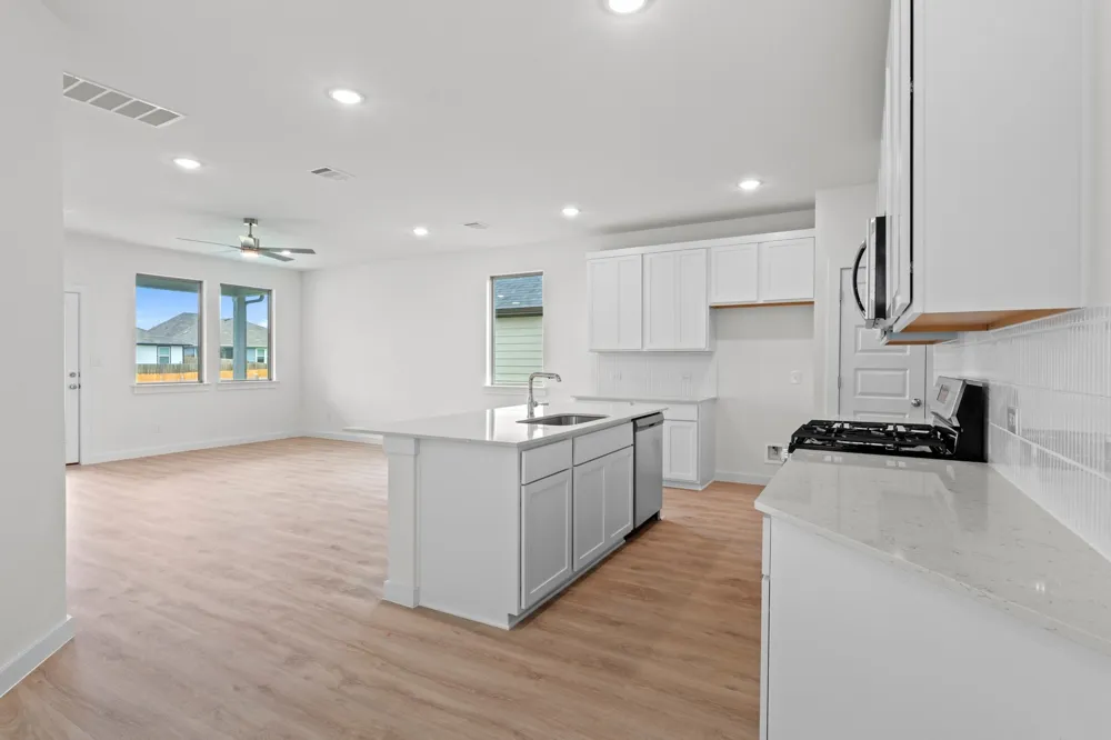 1102 Universal Drive Hutto, TX 78634