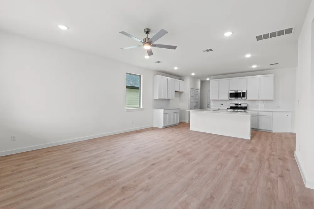 1102 Universal Drive Hutto, TX 78634