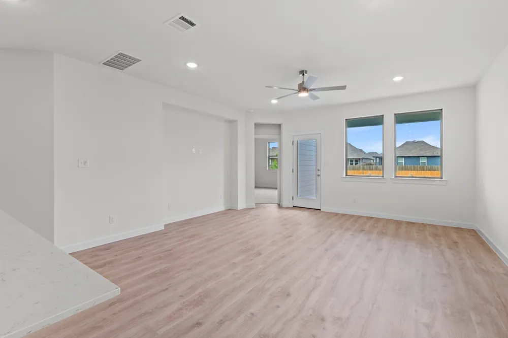 1102 Universal Drive Hutto, TX 78634