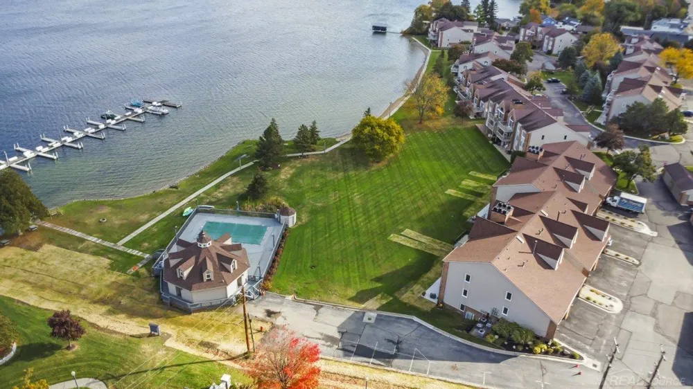 3432 Loon Lake Court