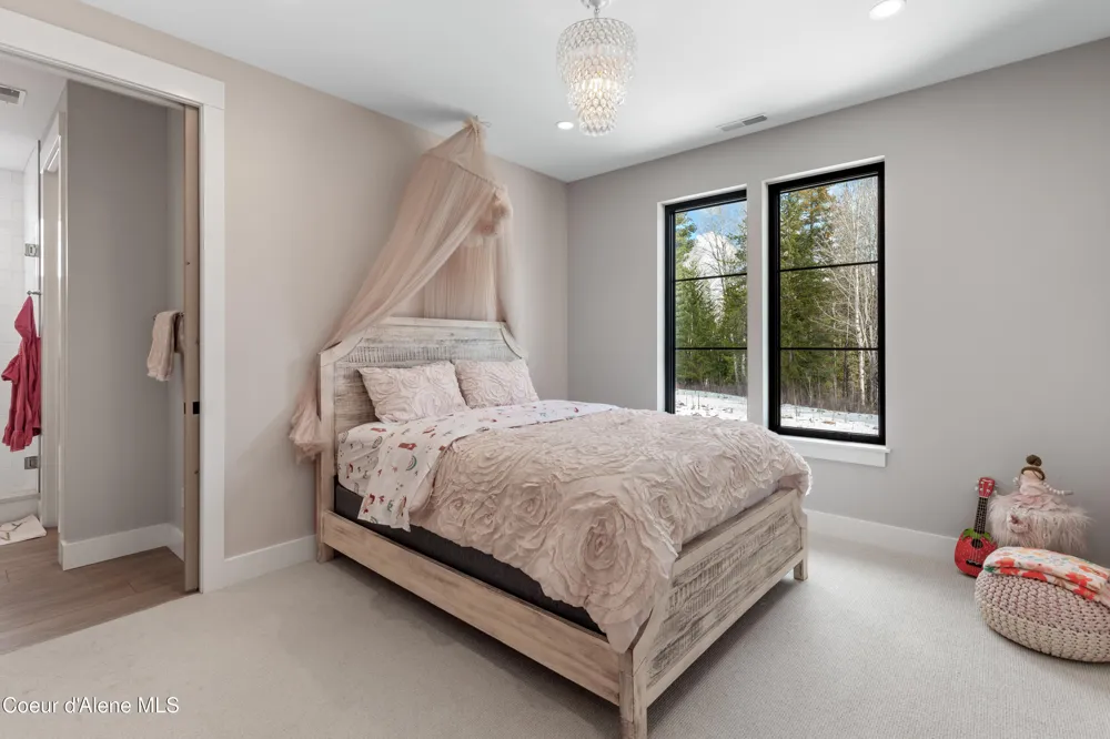 713 Center Valley Road Sandpoint, ID 83864