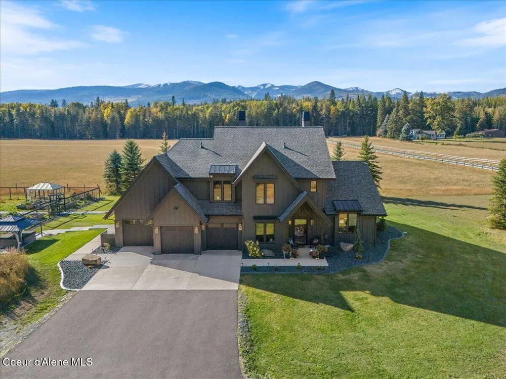 713 Center Valley Road Sandpoint, ID 83864