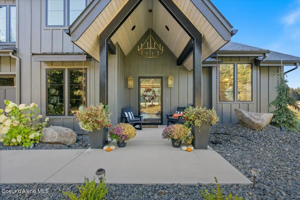 713 Center Valley Road Sandpoint, ID 83864