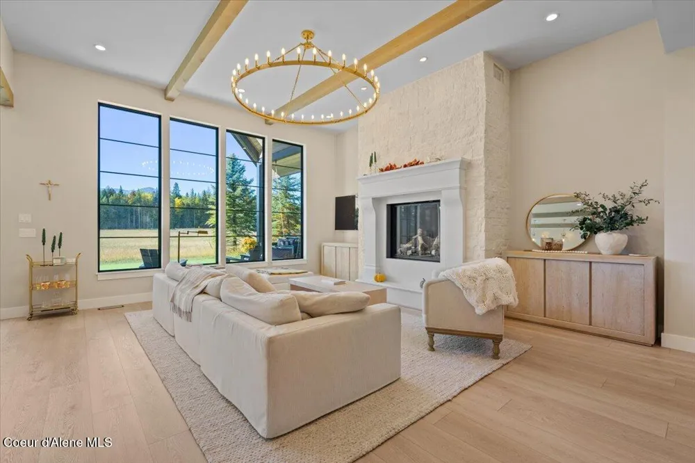713 Center Valley Road Sandpoint, ID 83864