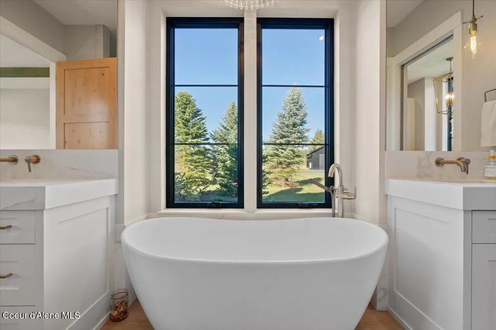 713 Center Valley Road Sandpoint, ID 83864