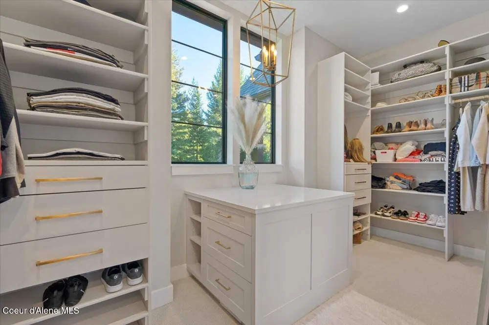 713 Center Valley Road Sandpoint, ID 83864
