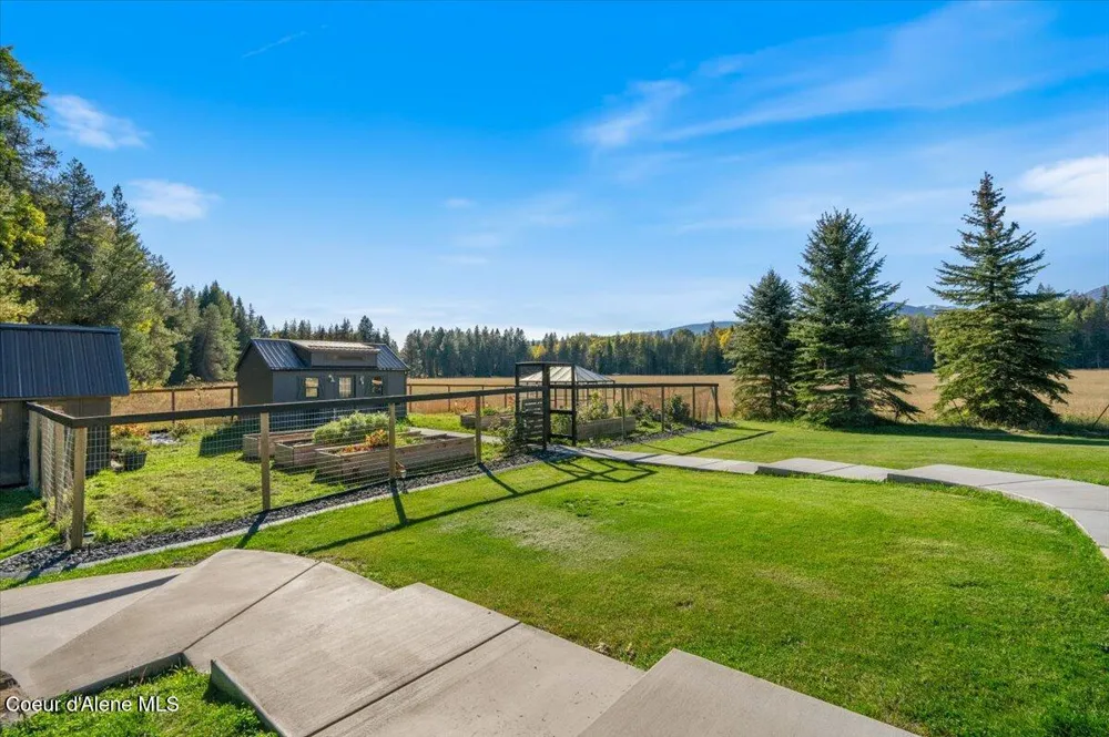713 Center Valley Road Sandpoint, ID 83864