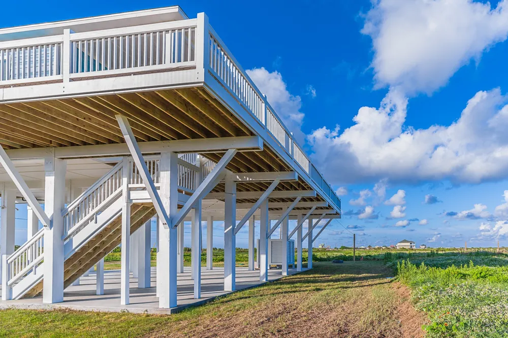 512 Caplen Shores Circle Port Bolivar, TX 77617